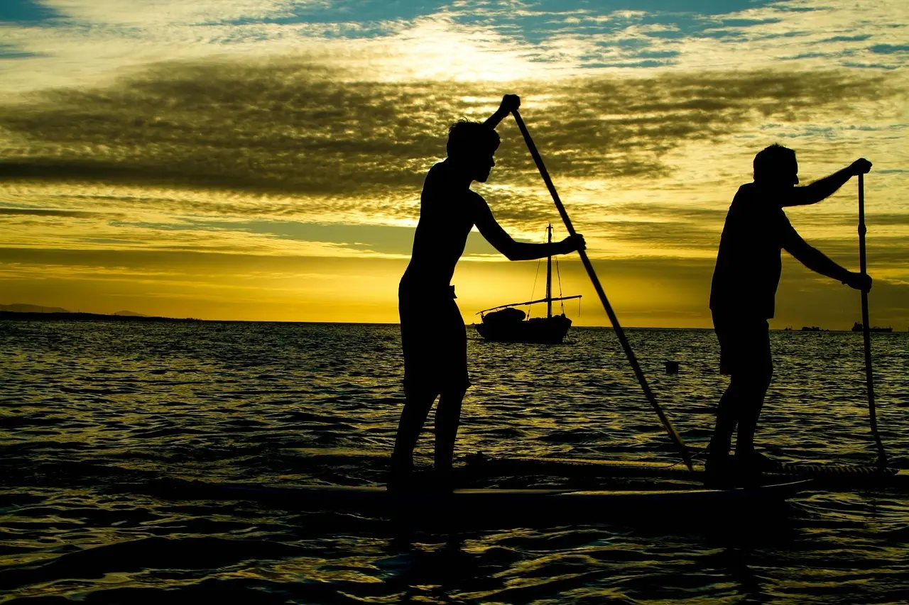 Hvor kan jeg leje et SUP-board ved Amager Strandpark?