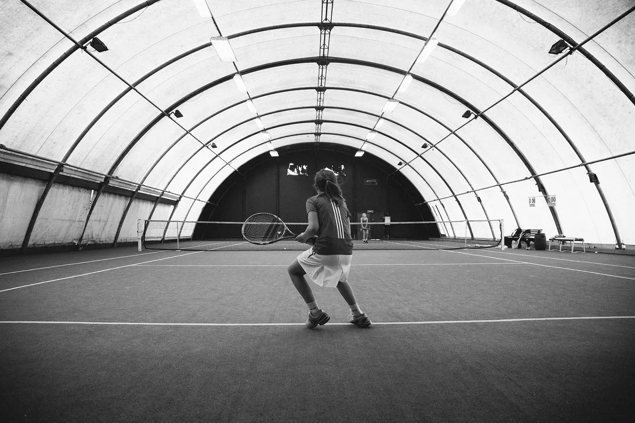 6 indendørs tenniscentre i København med belysning